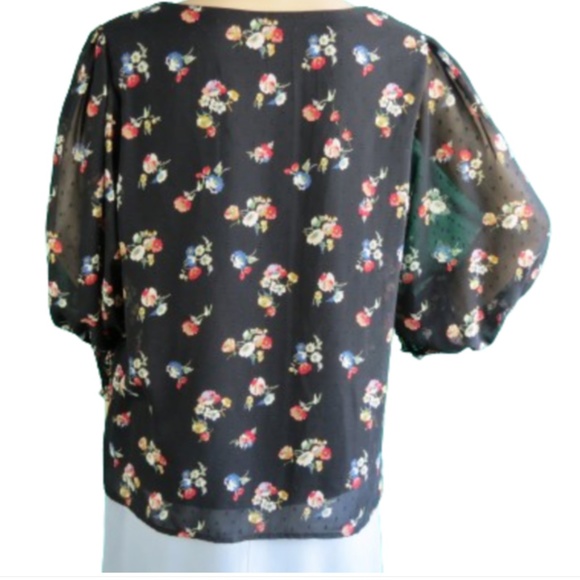 Everly Floral Blouse - Picture 2 of 4